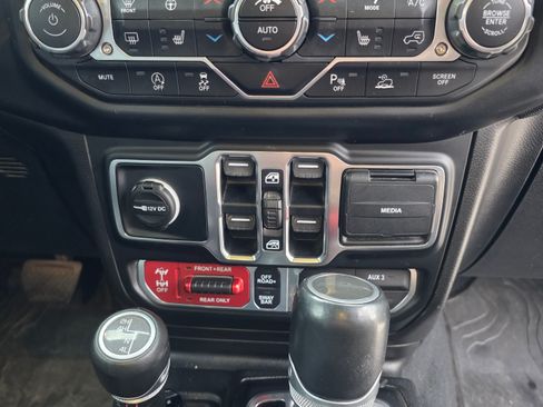 Used 2020 Jeep Gladiator Rubicon image 4