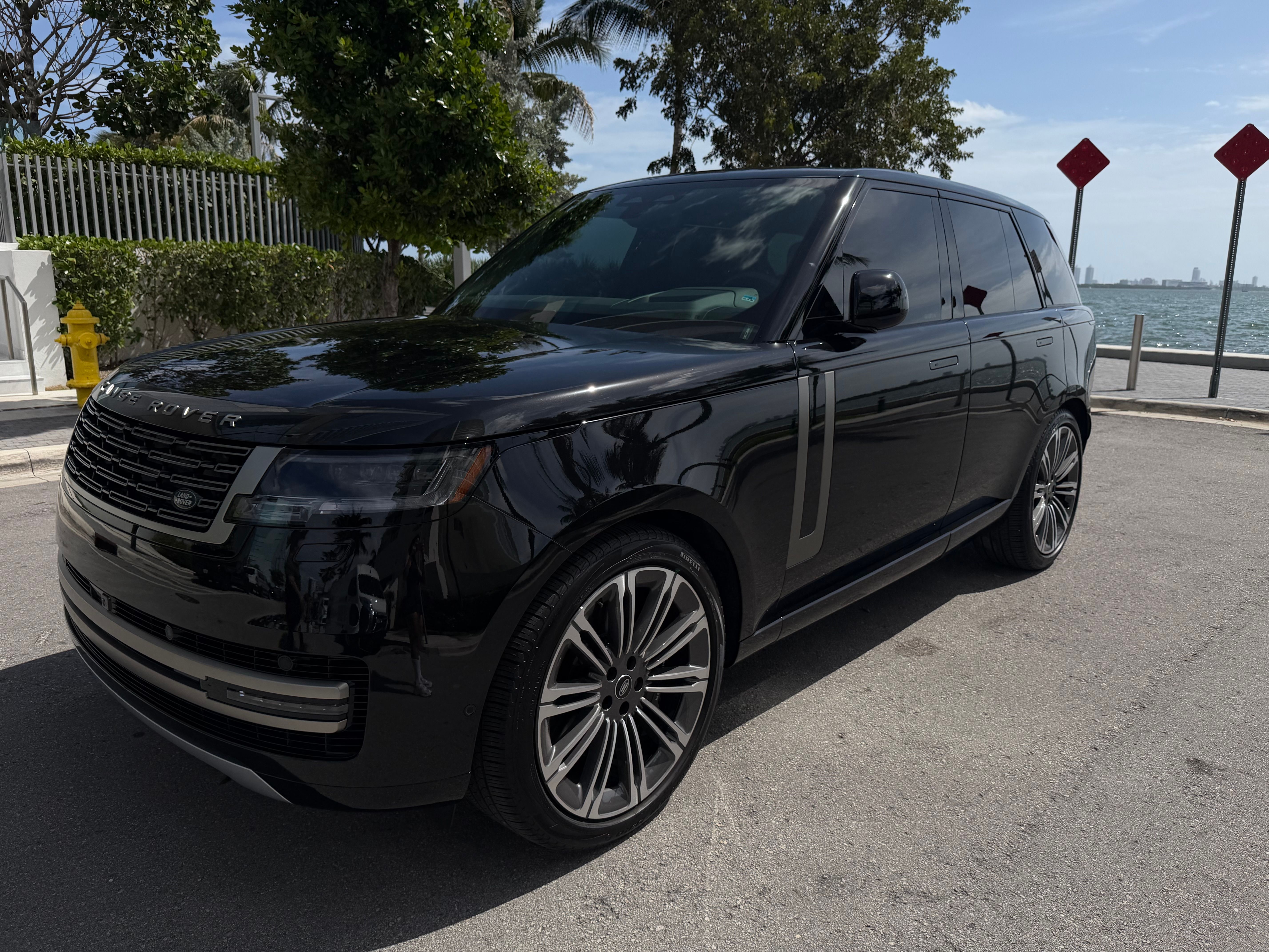 Used 2024 Land Rover Range Rover SE AWD/4WD image 25