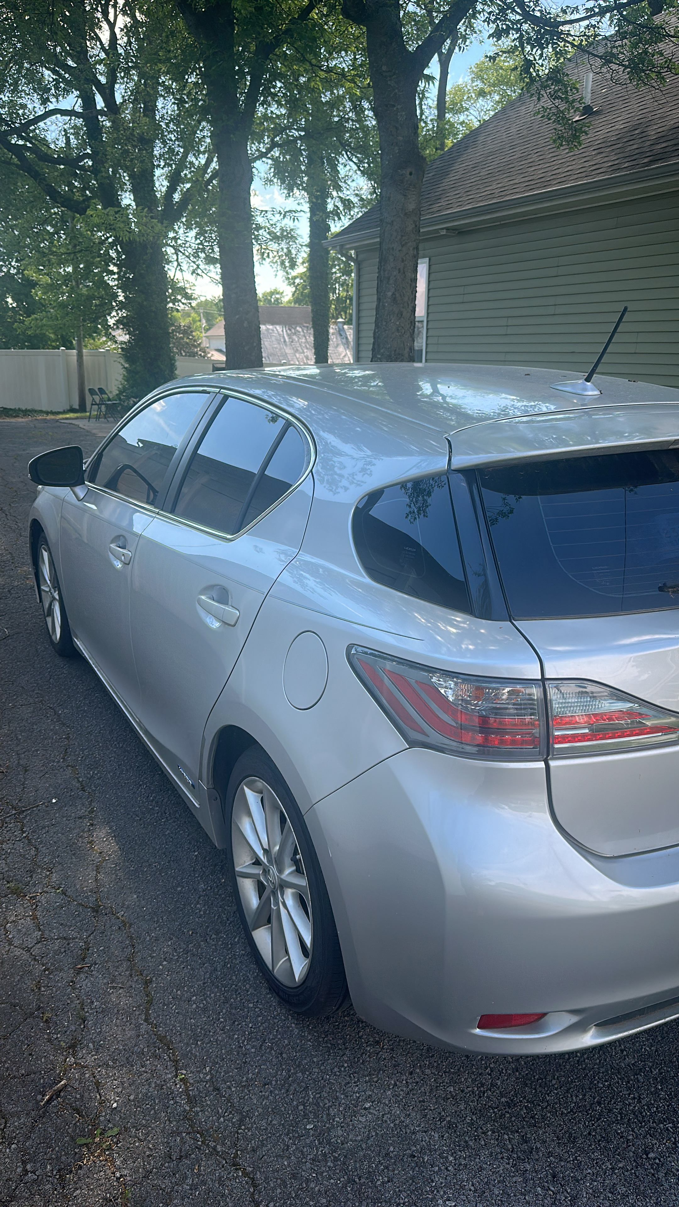 Used 2012 Lexus CT 200h Premium w/ Leather Pkg FWD image 5