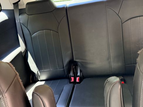 Used 2016 Buick Enclave Leather w/ Trailering Package FWD image 14