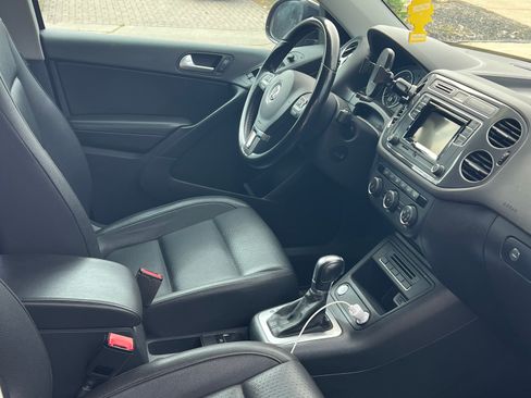 Used 2016 Volkswagen Tiguan S image 14