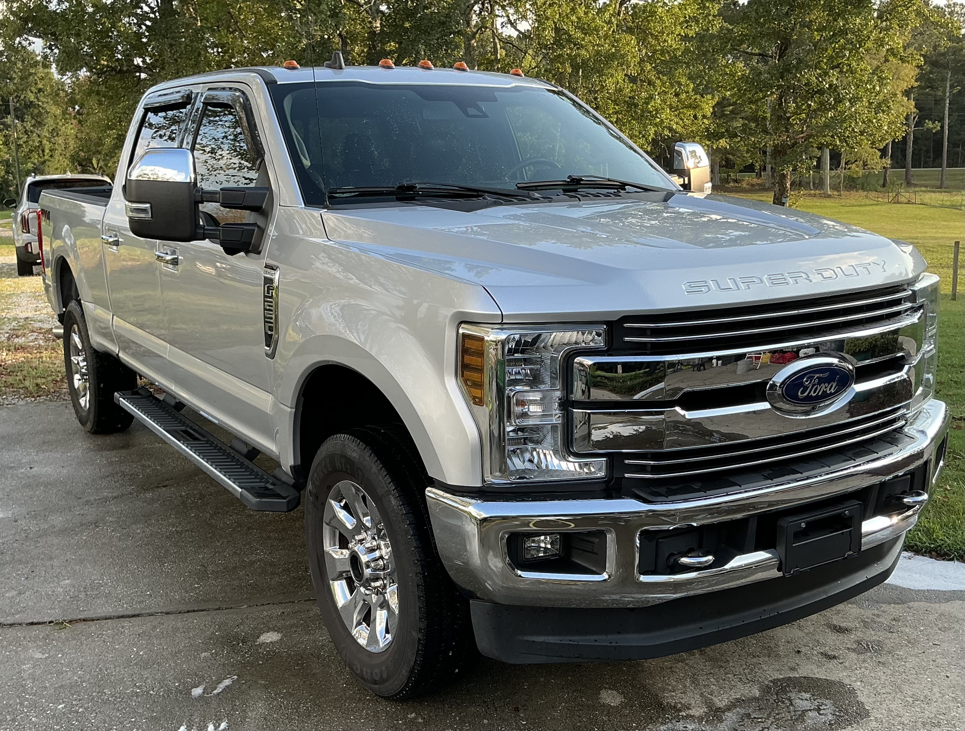 Used 2019 Ford F250 Lariat w/ Lariat Ultimate Package AWD/4WD image 4