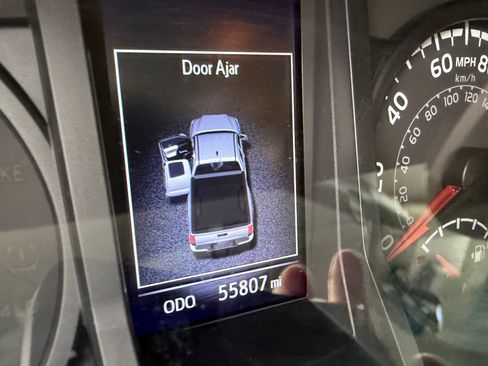 Used 2022 Toyota Tacoma SR w/ SX Package image 4