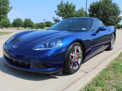 Used 2005 Chevrolet Corvette Coupe w/ Preferred Equipment Group image 1