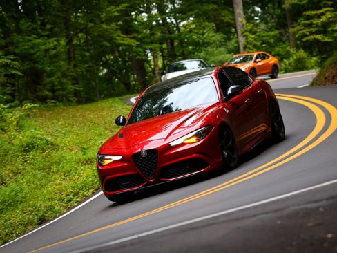 Used 2022 Alfa Romeo Giulia Quadrifoglio w/ Active Assist Plus Package image 18