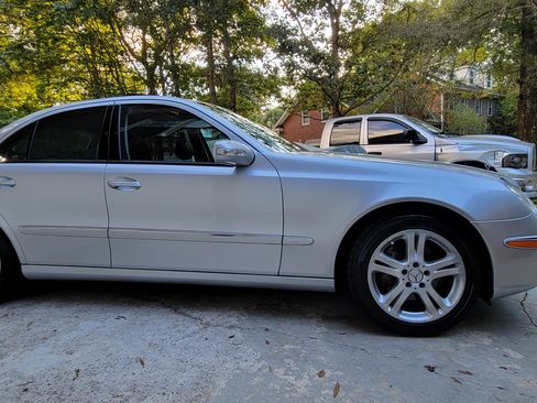 Used 2005 Mercedes-Benz E 500 Sedan image 19