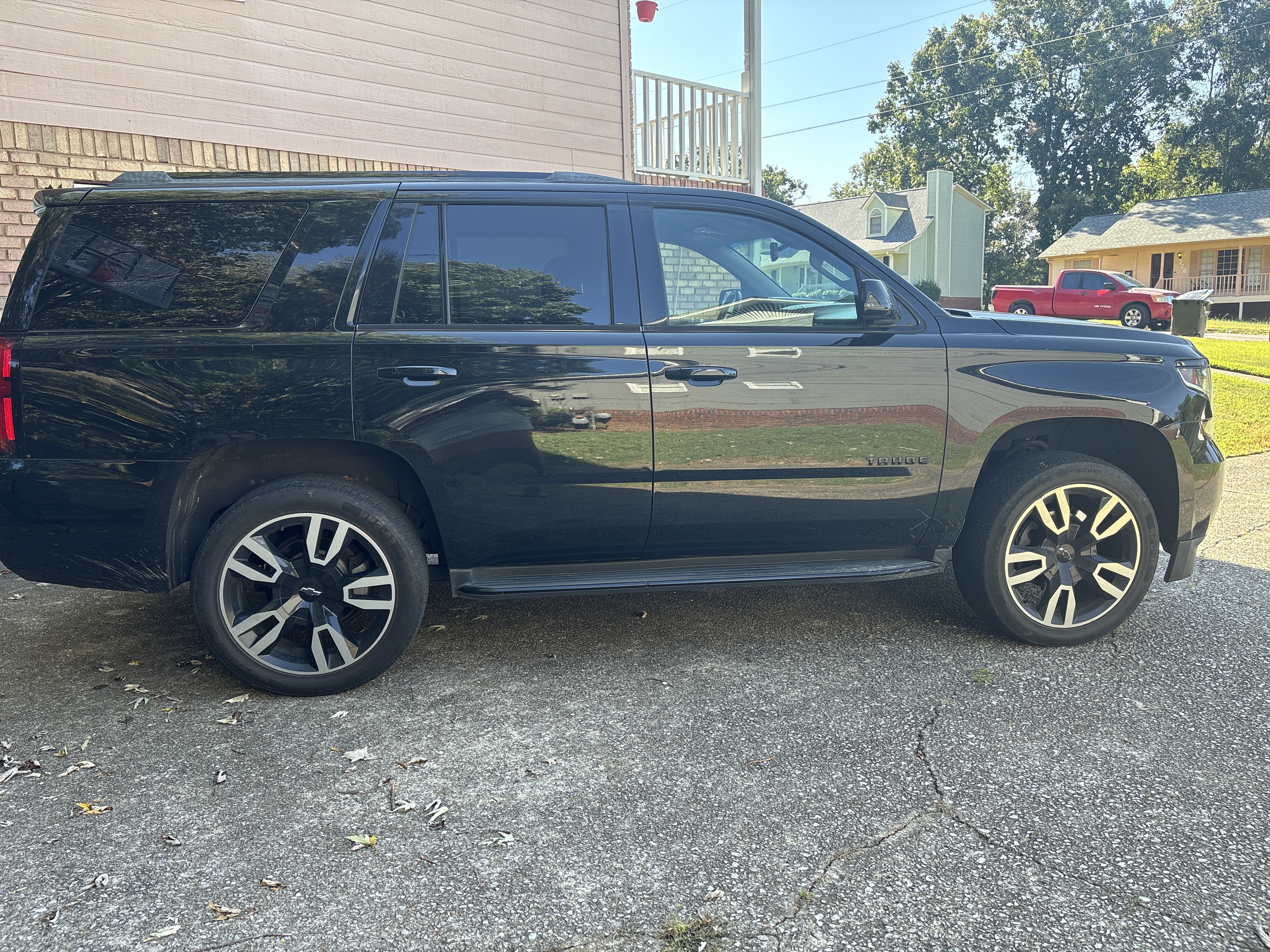 Used 2019 Chevrolet Tahoe LT w/ RST Edition RWD image 5