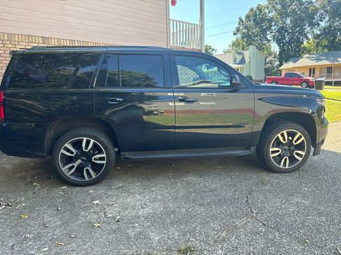 Used 2019 Chevrolet Tahoe LT w/ RST Edition RWD image 5