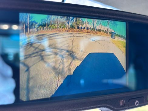 Used 2016 Jeep Wrangler Rubicon w/ Power Convenience Group image 11