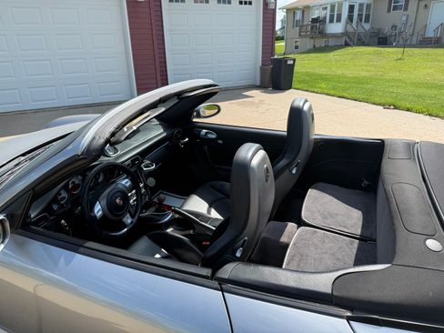 Used 2006 Porsche 911 Carrera S RWD image 5