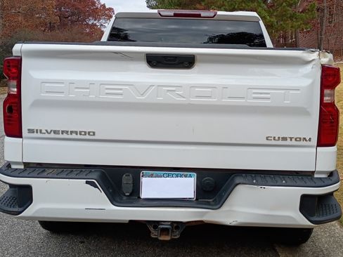 Used 2022 Chevrolet Silverado 1500 Custom image 5