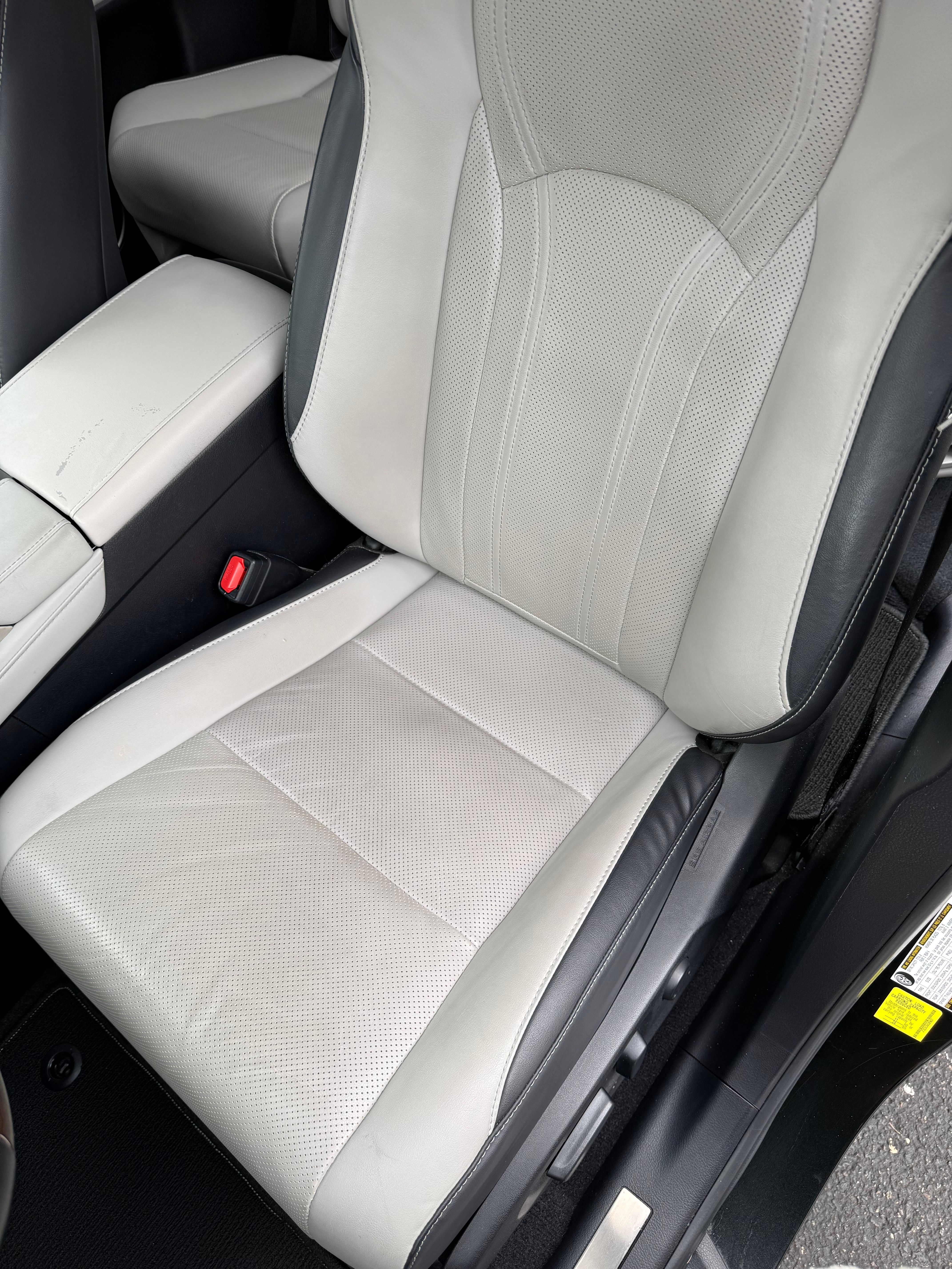 Used 2018 Lexus RX 350L AWD w/ Premium Package image 12