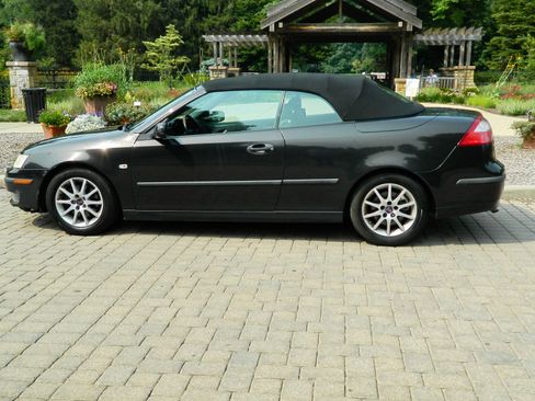 Used 2004 Saab 9-3 Arc FWD image 1