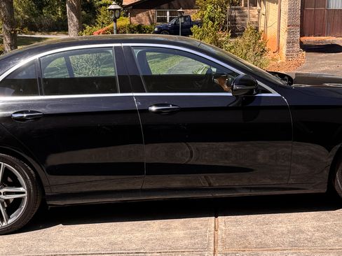 Used 2018 Mercedes-Benz E 300 image 2
