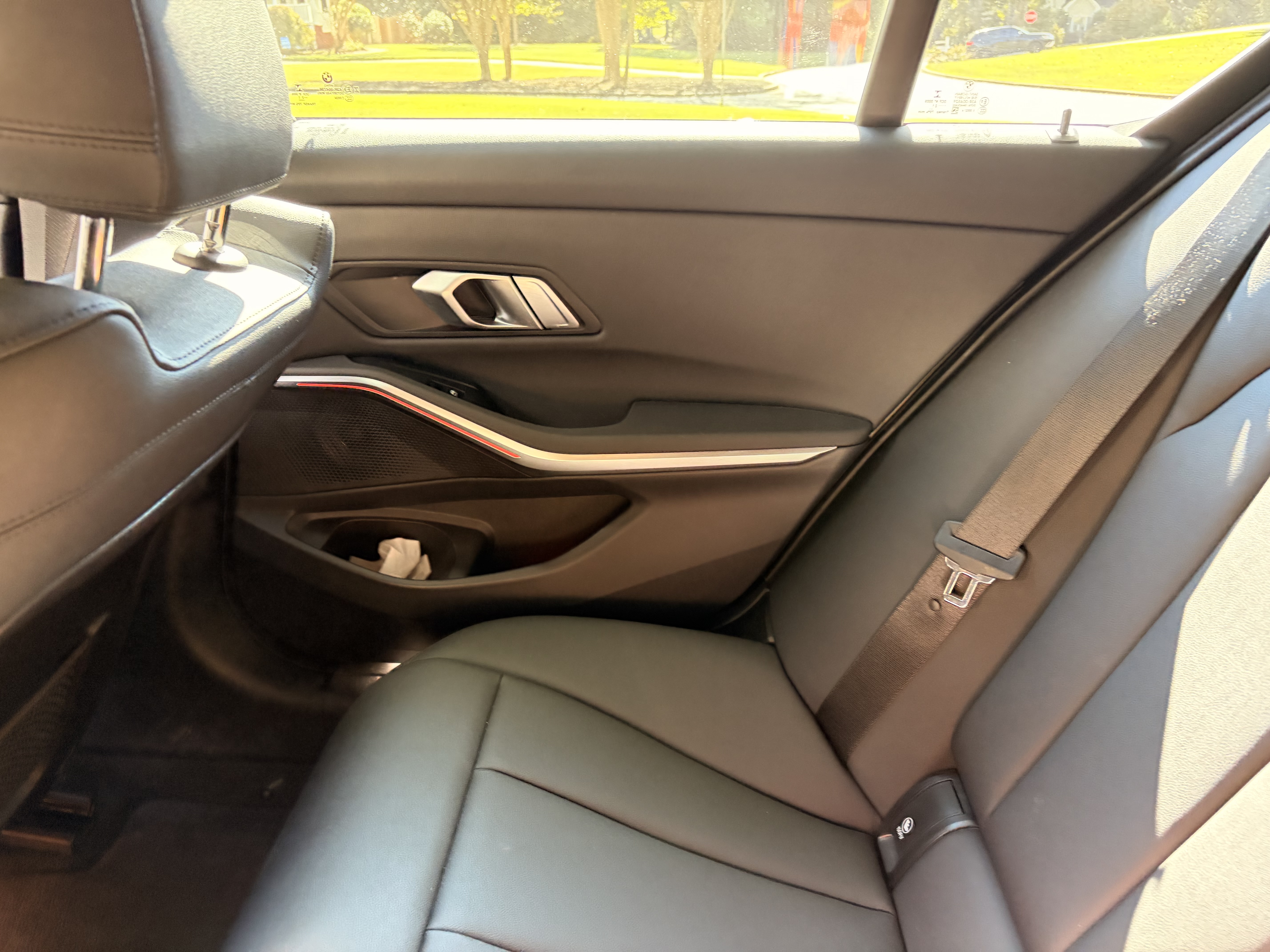 Used 2021 BMW 330i Sedan w/ M Sport Package RWD image 11