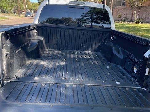 Used 2021 Toyota Tacoma TRD Off-Road w/ Technology Package image 12