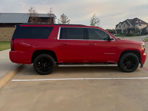 Used 2020 Chevrolet Suburban LT AWD/4WD image 1