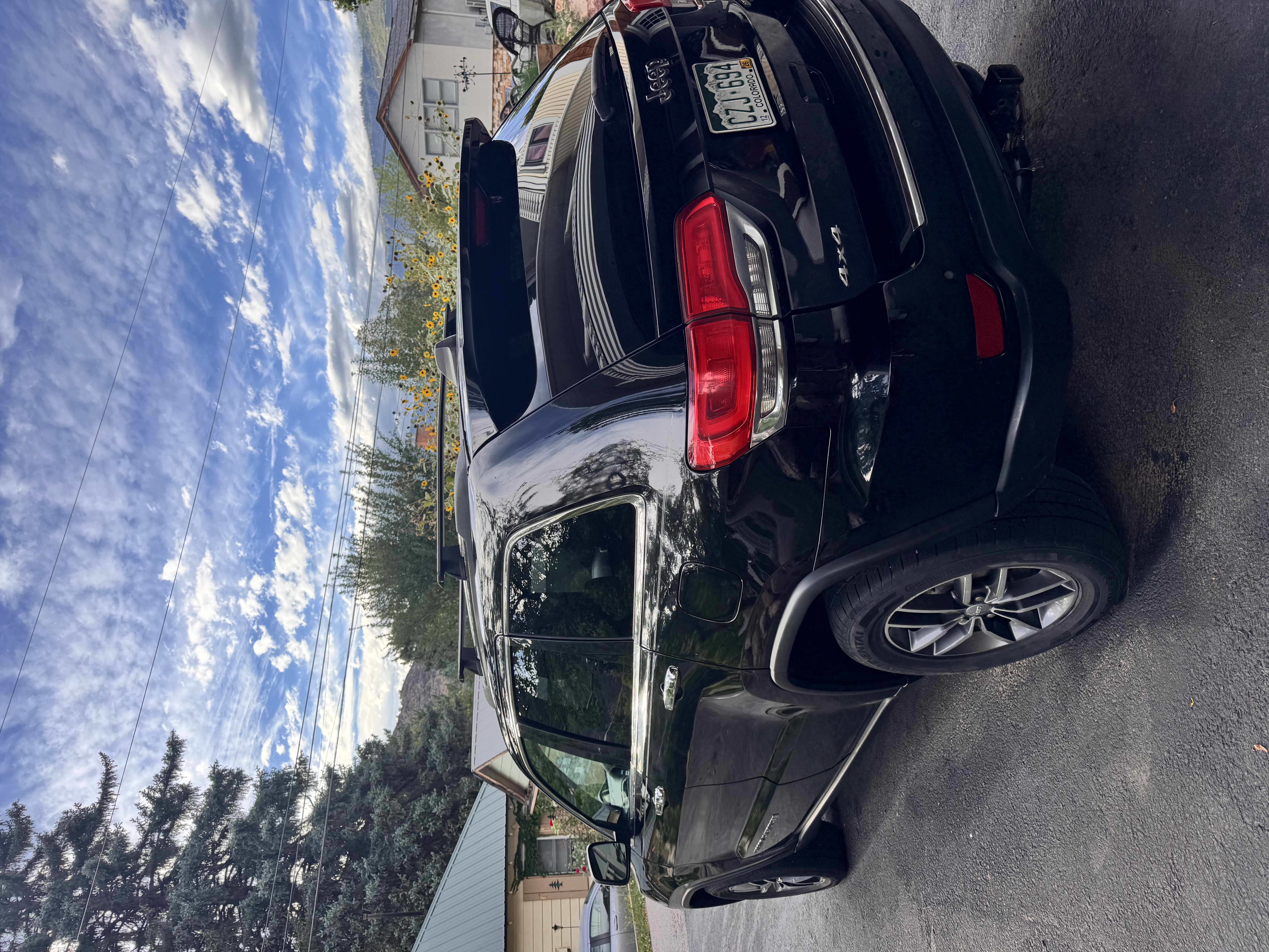 Used 2017 Jeep Grand Cherokee Limited AWD/4WD image 5
