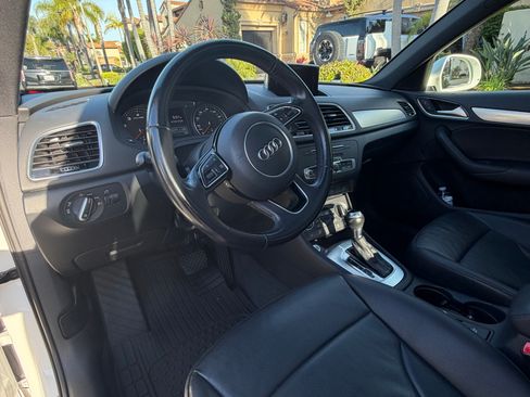 Used 2017 Audi Q3 2.0T Premium Plus w/ Premium Plus Package FWD image 10