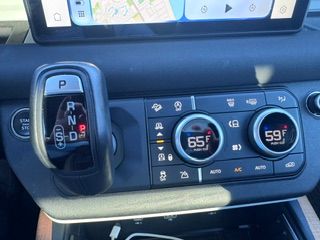 Used 2023 Land Rover Defender 110 SE AWD/4WD image 9