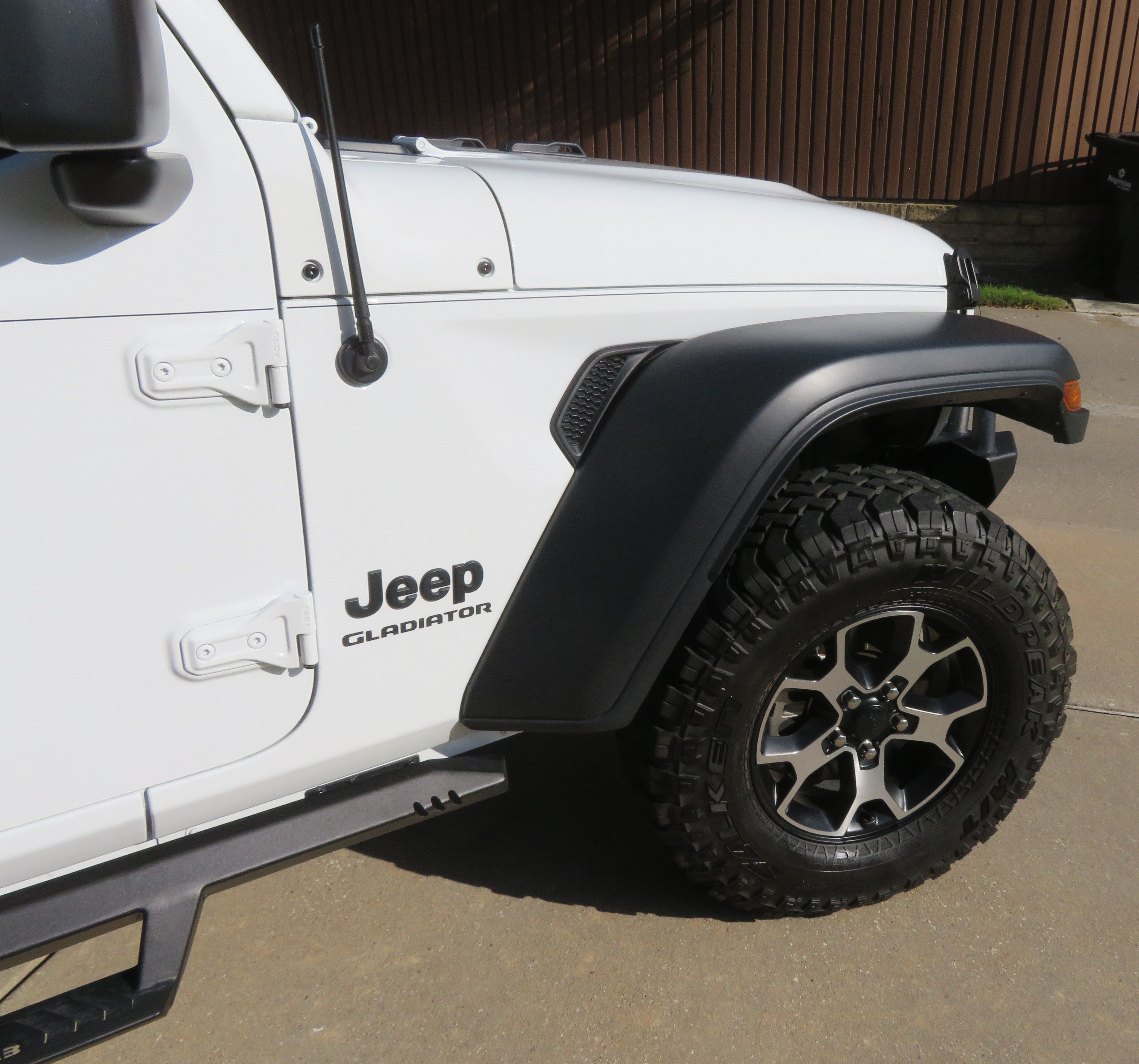 Used 2020 Jeep Gladiator Sport w/ Quick Order Package 24S AWD/4WD image 11