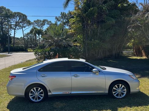 Used 2010 Lexus ES 350 image 4