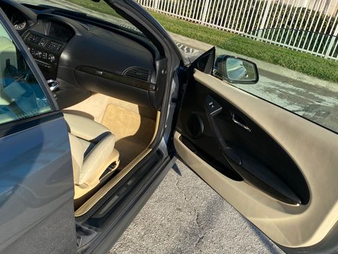 Used 2010 BMW 650i Convertible image 9