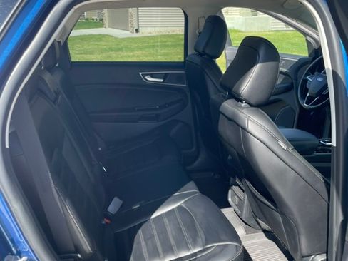Used 2020 Ford Edge SEL w/ Cold Weather Package AWD/4WD image 4
