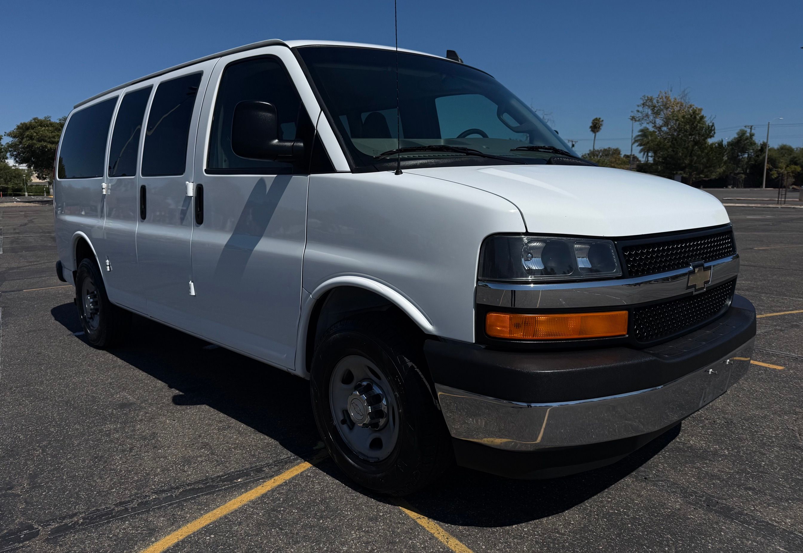 Used 2017 Chevrolet Express 2500 LT w/ LT Preferred Equipment Group RWD image 8