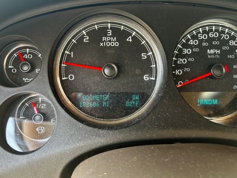 Used 2013 Chevrolet Tahoe LS image 18