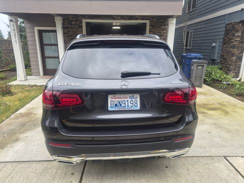 Used 2020 Mercedes-Benz GLC 300 4MATIC image 11