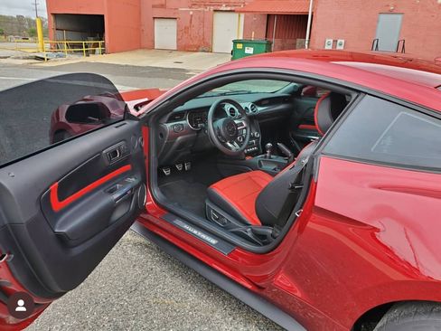 Used 2019 Ford Mustang GT Premium w/ Performance Package - Level 2 RWD image 11