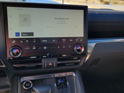 Used 2024 Lexus GX 550 image 12