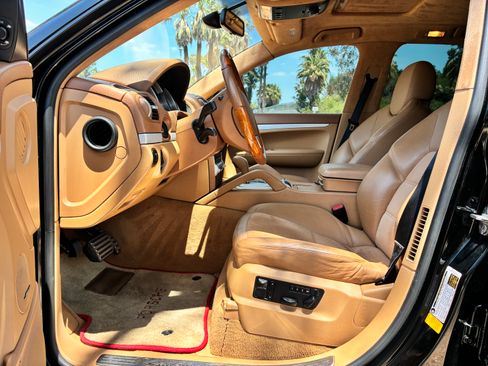 Used 2009 Porsche Cayenne GTS AWD/4WD image 13