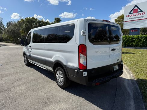 Used 2019 Ford Transit 350 XLT image 9