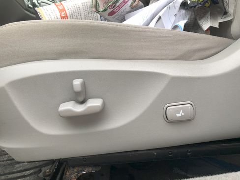 Used 2010 Subaru Forester 2.5X Premium w/ Popular Equipment Group 1A image 11