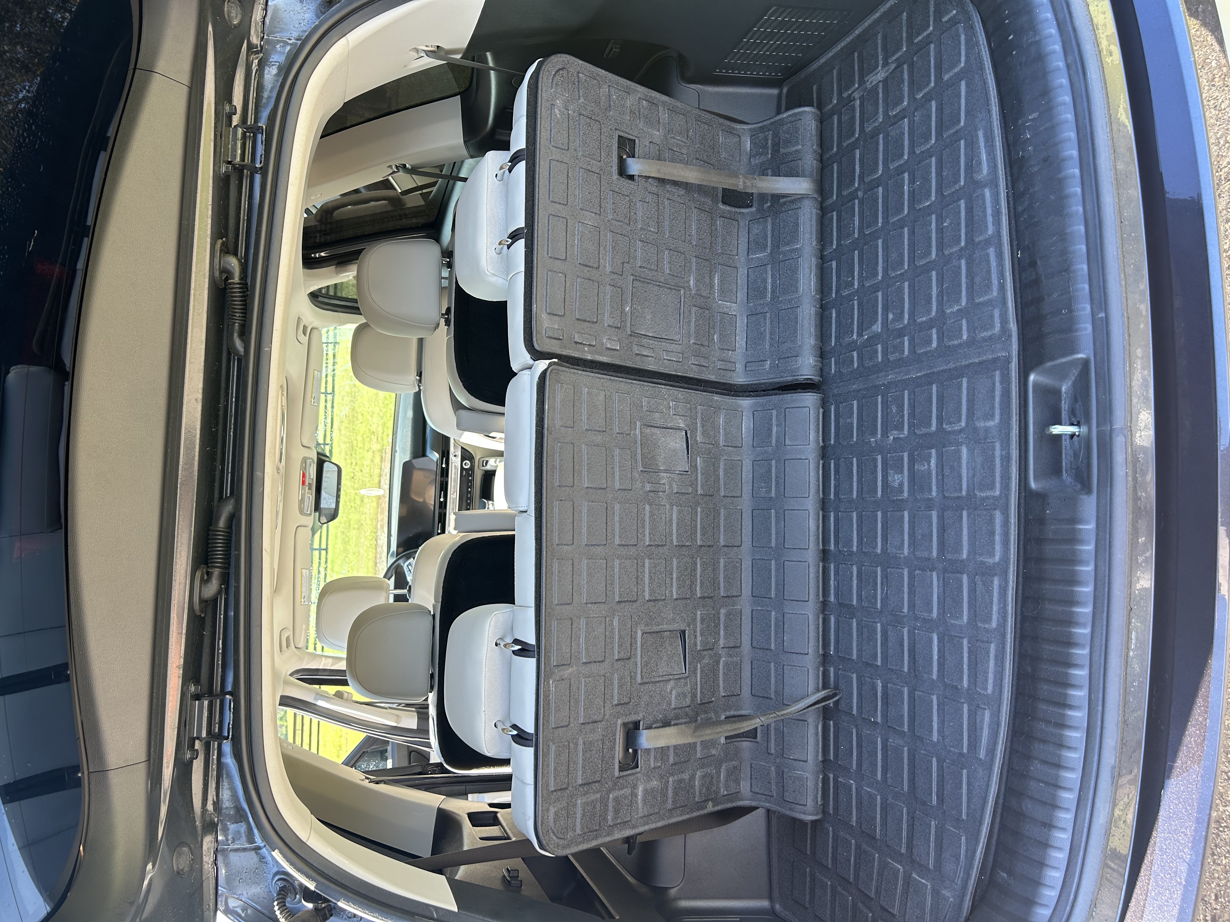 Used 2025 Kia Telluride S FWD image 17