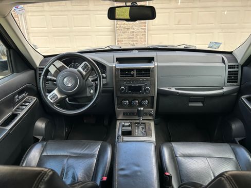 Used 2012 Jeep Liberty Limited image 13
