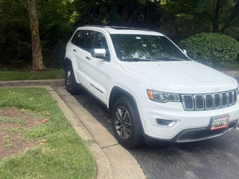 Used 2020 Jeep Grand Cherokee Limited AWD/4WD image 4