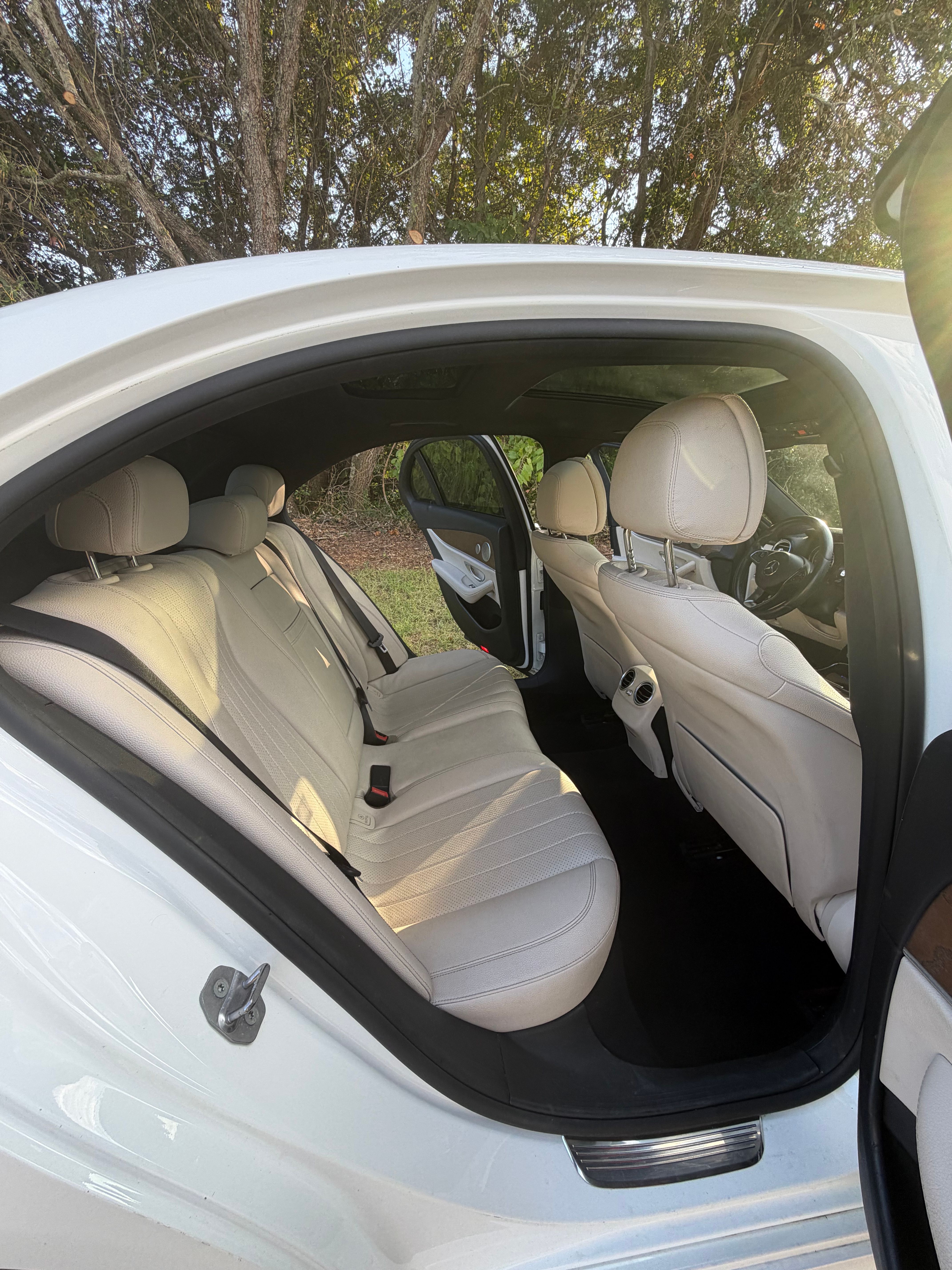 Used 2017 Mercedes-Benz E 300 image 4