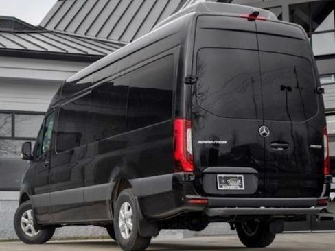 Used 2023 Mercedes-Benz Sprinter 2500 image 4