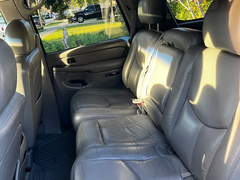 Used 2004 GMC Yukon SLT w/ 1SD Preferred Equipment Group image 14