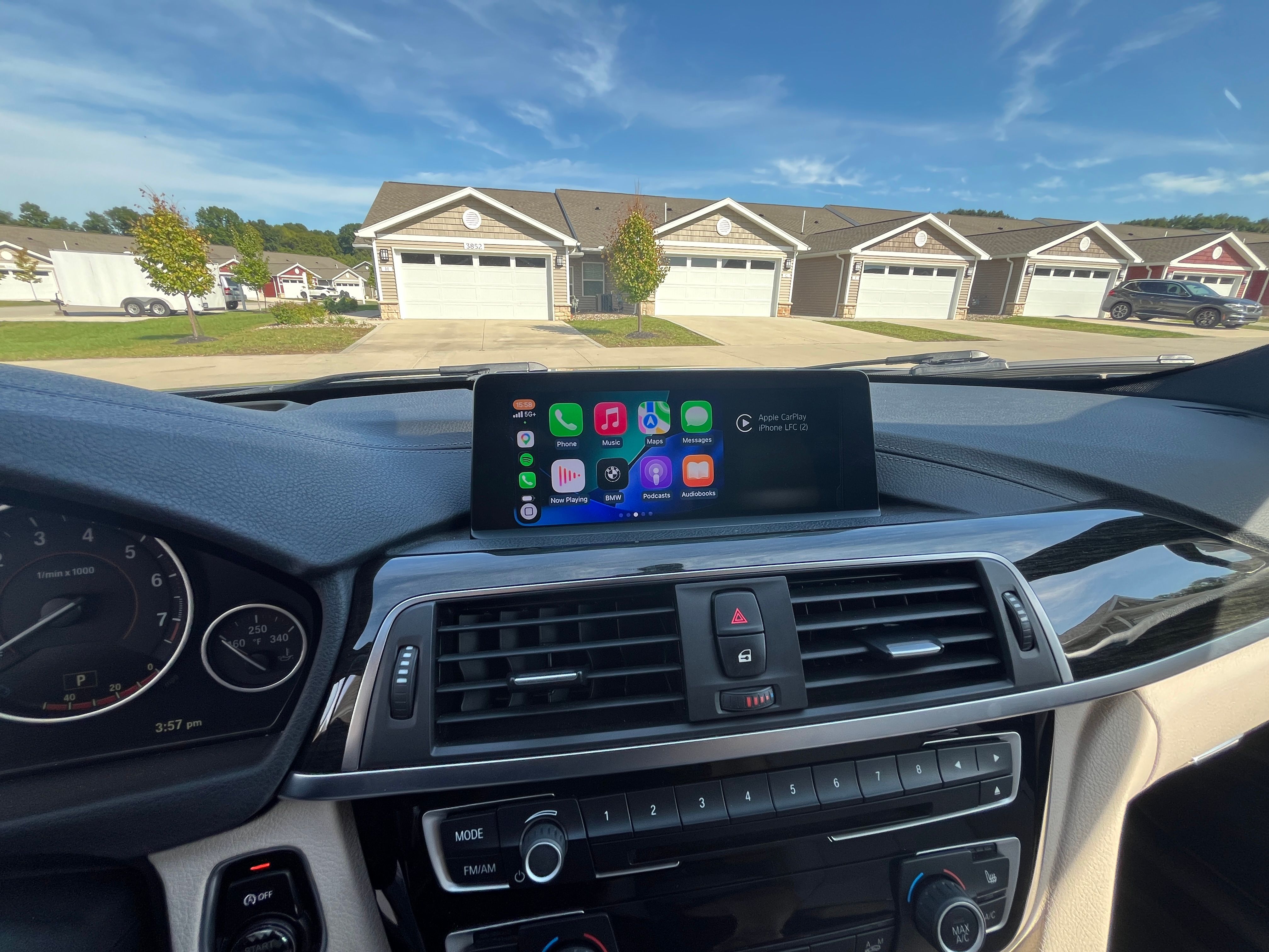 Used 2018 BMW 330i xDrive Wagon AWD/4WD image 10
