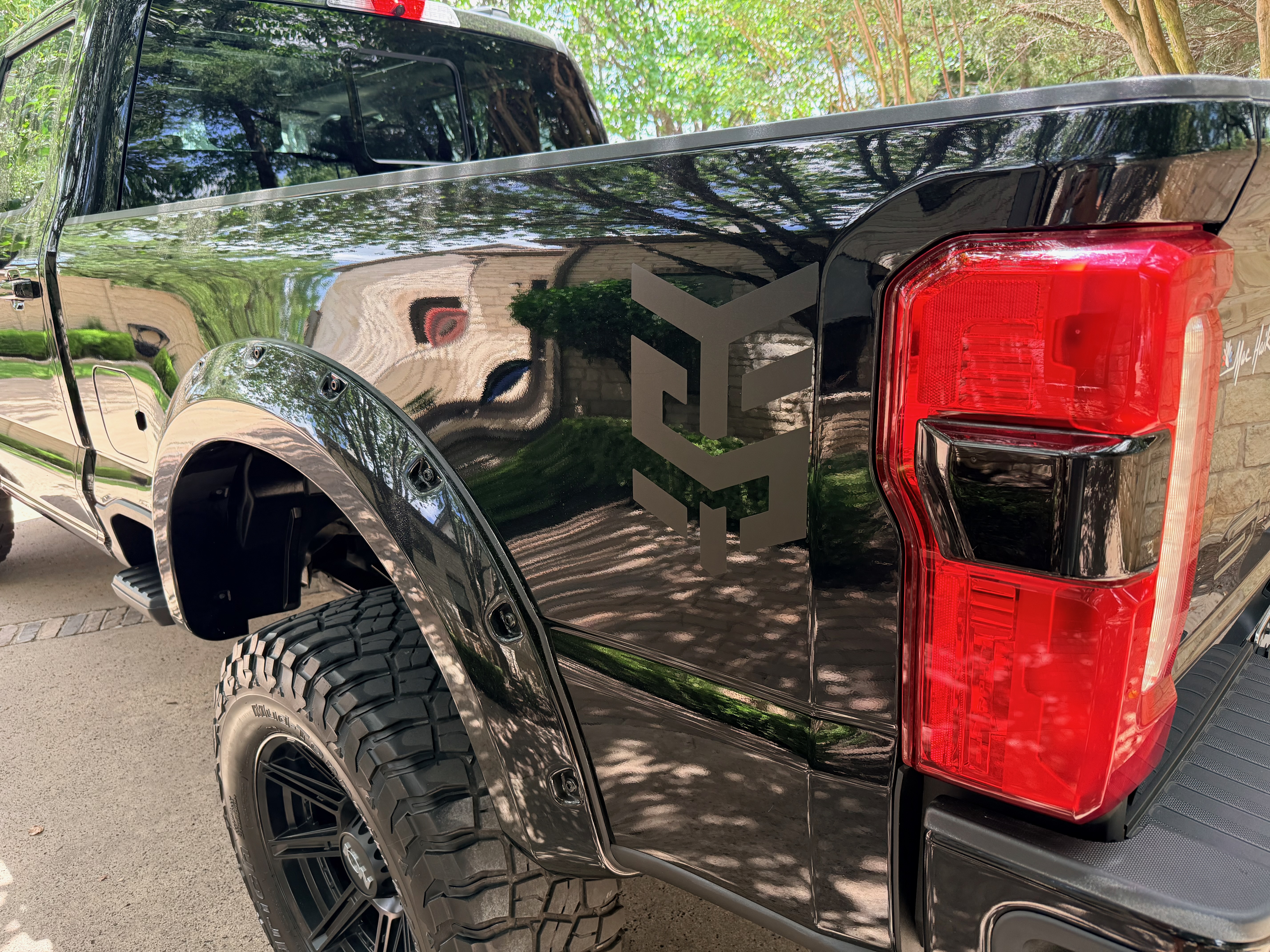 Used 2024 Ford F250 Lariat w/ Lariat Ultimate Package AWD/4WD image 12