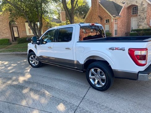 Used 2021 Ford F150 Lariat w/ Equipment Group 502A High AWD/4WD image 4
