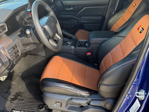 Used 2024 Toyota Tacoma TRD Sport image 6