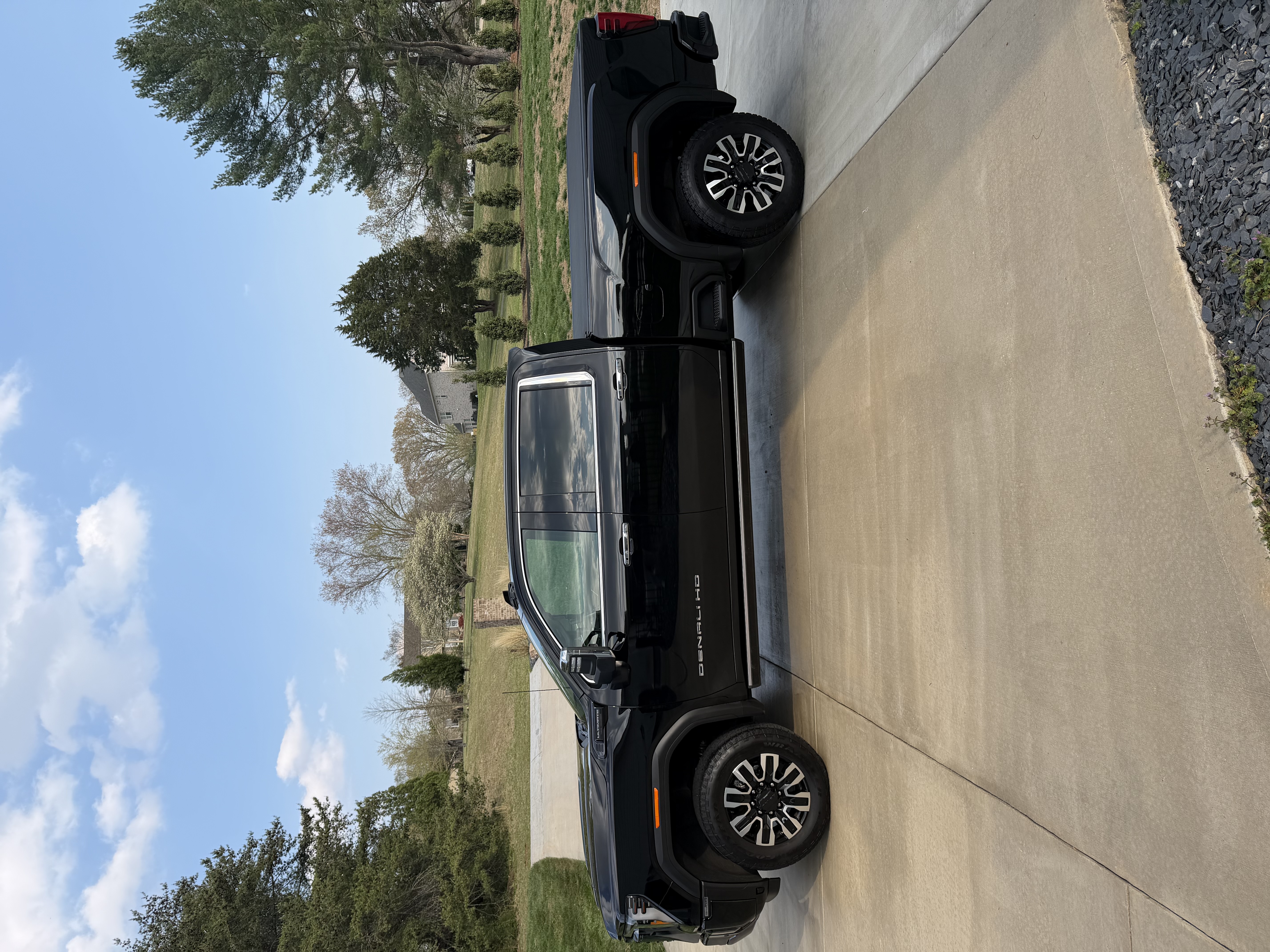 Used 2024 GMC Sierra 3500 Denali Ultimate AWD/4WD image 2