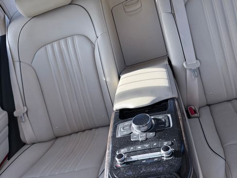 Used 2017 Genesis G90 3.3T Premium image 8