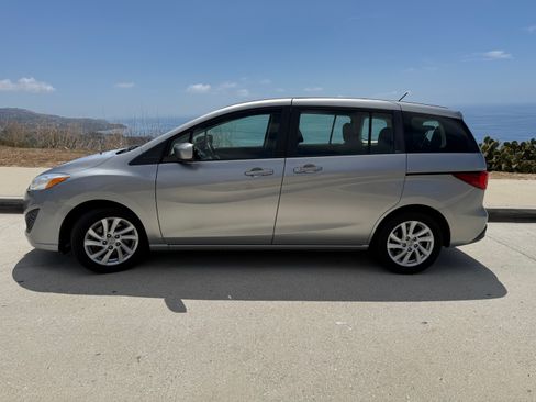 Used 2012 MAZDA MAZDA5 Sport image 2