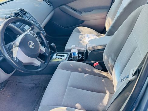 Used 2010 Nissan Altima 2.5 S FWD image 19
